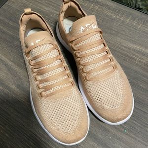 Super comfortable machine washable shoes